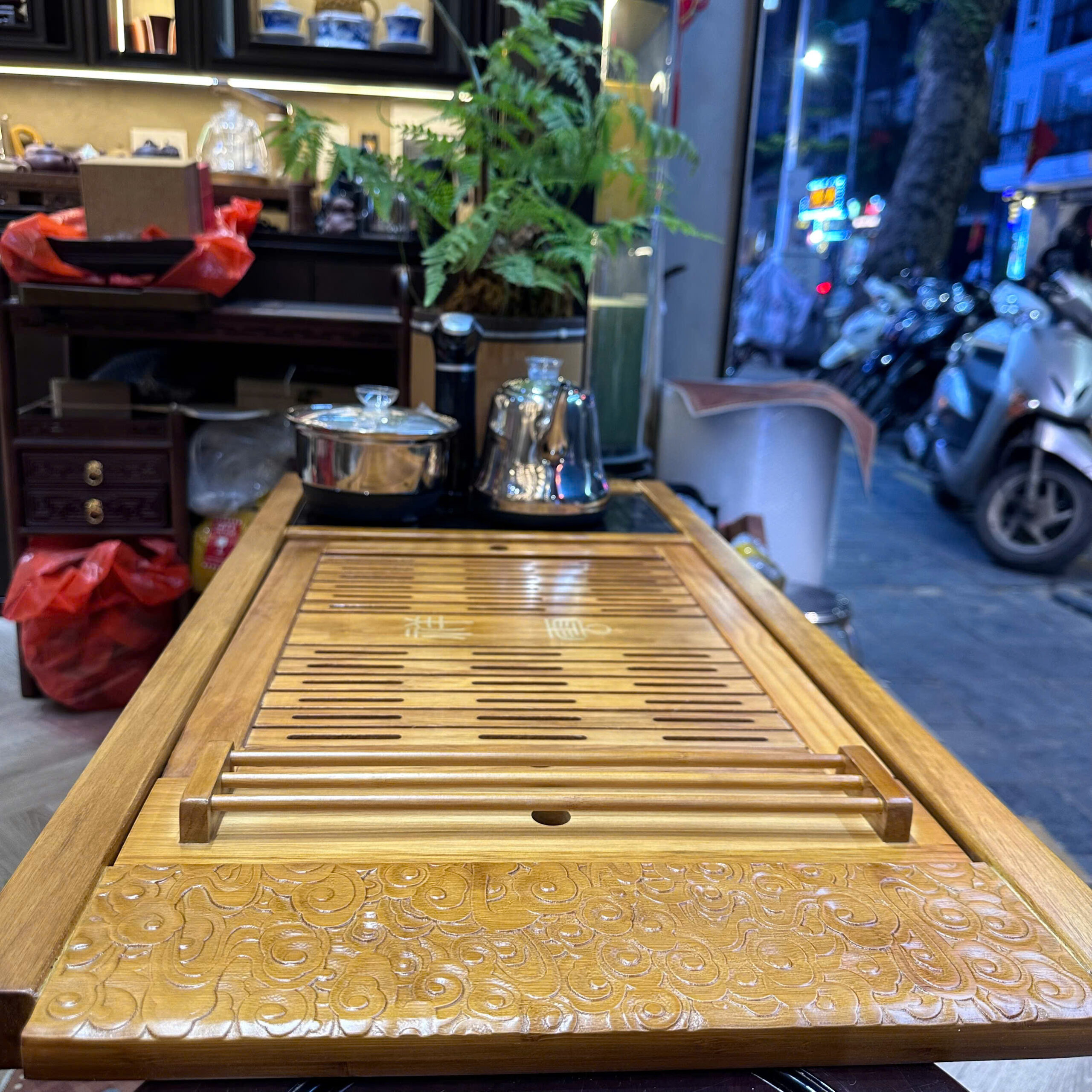 BÀN TRÀ ĐIỆN ĐA NĂNG GỖ PƠ MU BÀN TRÀ ĐIỆN ĐA NĂNG GỖ PƠ MU