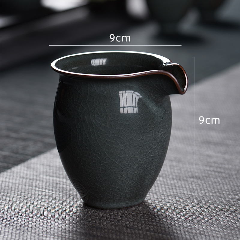 Tống trà men Long Tuyền băng rạn, cao 9cm, rộng 9cm