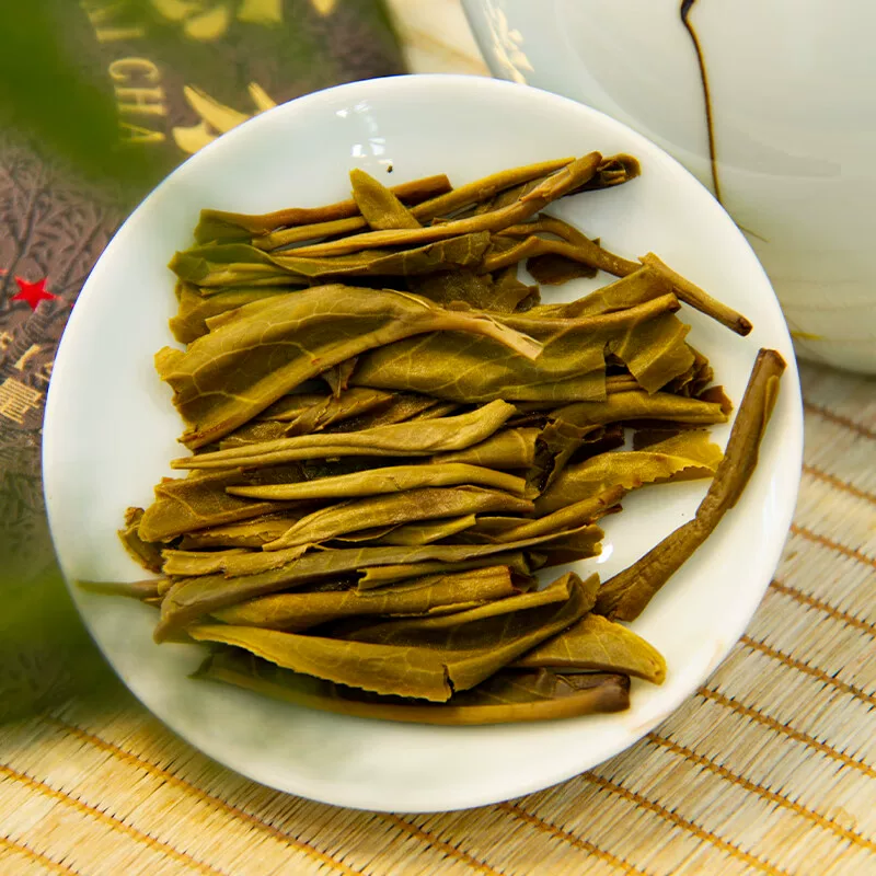 TRÀ PHỔ NHĨ SỐNG LÃO BAN CHƯƠNG 357G NĂM 2023 Bã trà phổ nhĩ sống Lão Ban Chương lá dày, nguyên vẹn, gân rõ
