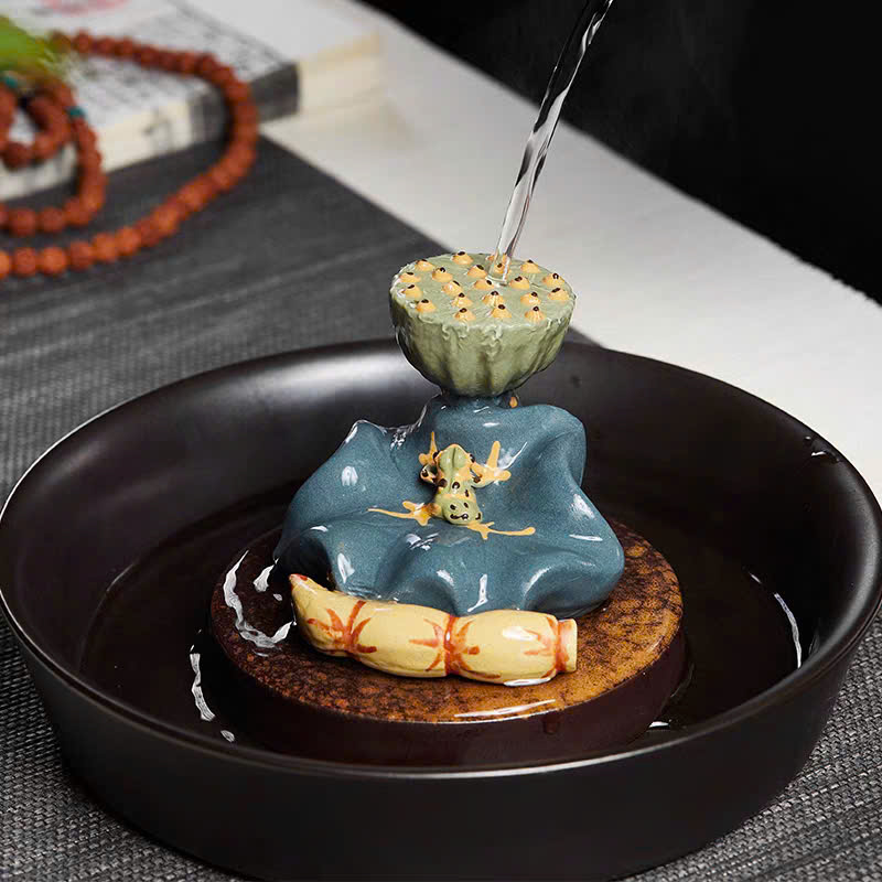 GÁC NẮP ẤM SEN ẾCH