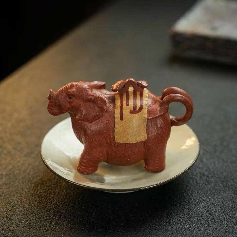 ẤM GIÁNG BA NÊ CÁT TƯỢNG