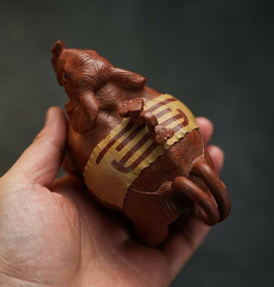 ẤM GIÁNG BA NÊ CÁT TƯỢNG