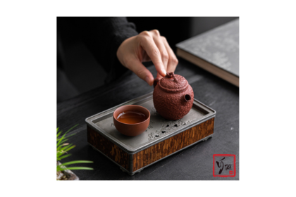 Trà Đạo Là Gì? Khám Phá Triết Lý Sống Từ Tách Trà Tĩnh Lặng Không gian thưởng trà truyền thống – nghệ thuật trà đạo phương Đông.