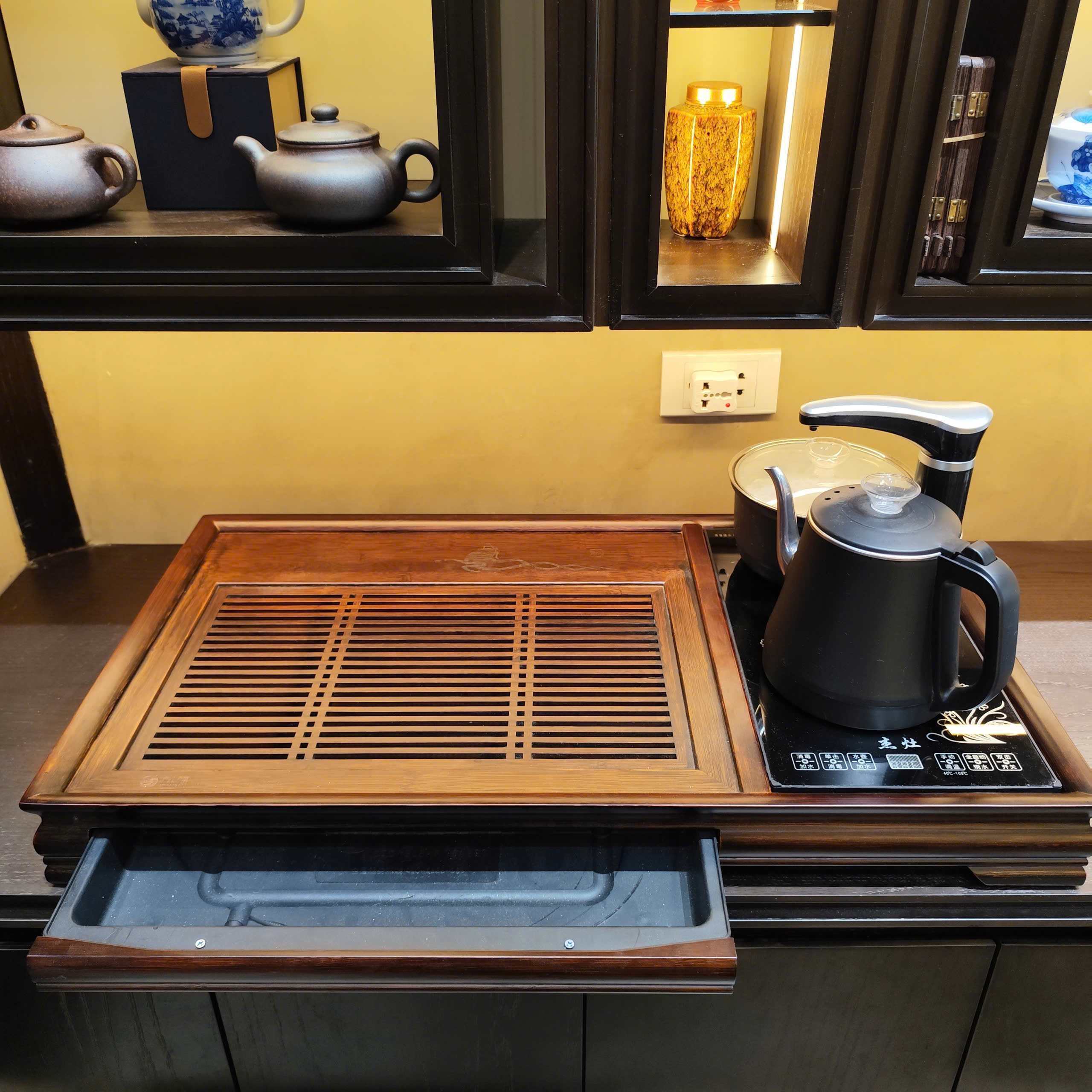 BÀN TRÀ TRÚC TÍCH HỢP BẾP ĐIỆN BÀN TRÀ TRÚC TÍCH HỢP BẾP ĐIỆN