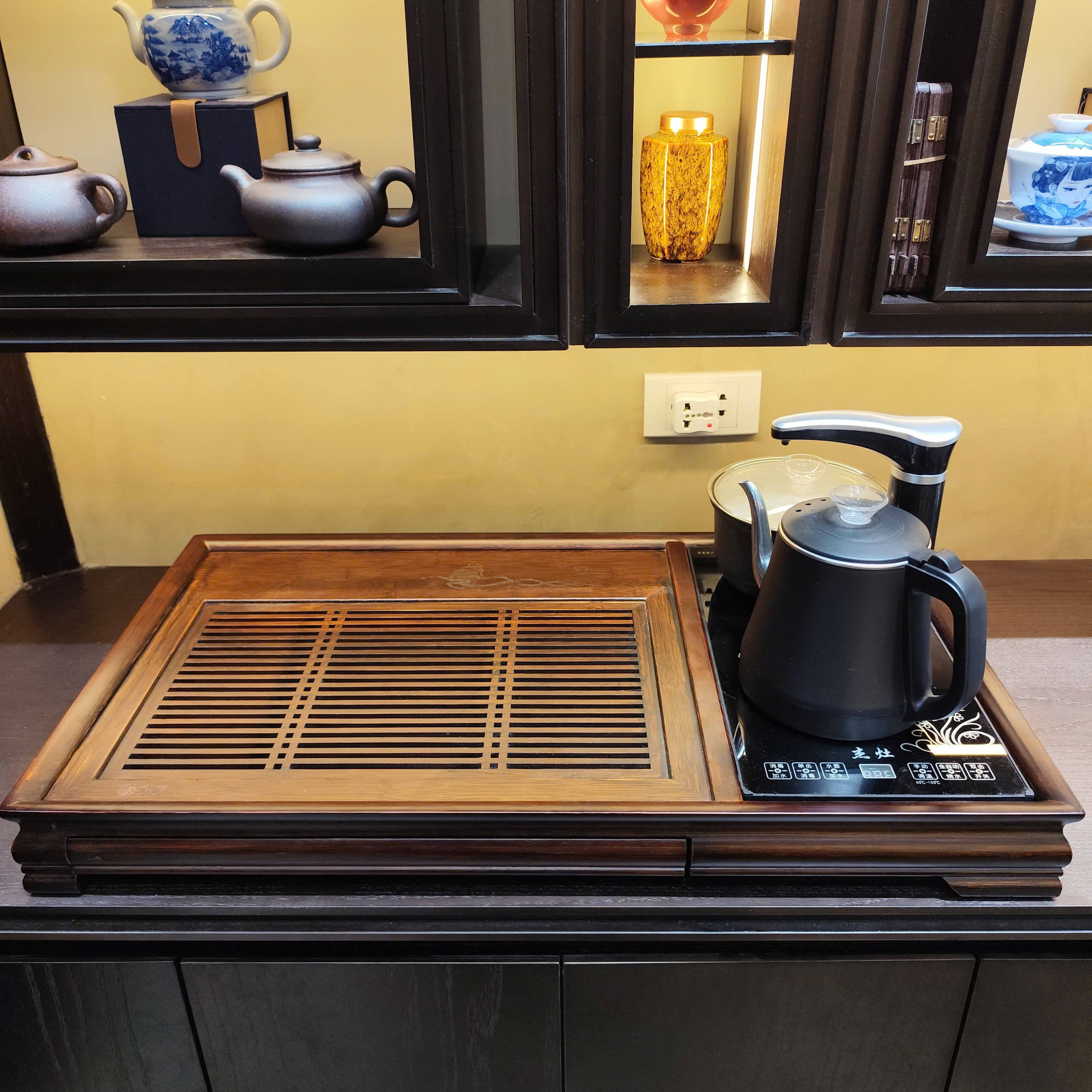 BÀN TRÀ TRÚC TÍCH HỢP BẾP ĐIỆN BÀN TRÀ TRÚC TÍCH HỢP BẾP ĐIỆN