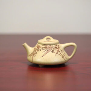 ẤM TỬ DÃ THẠCH BIỀU BỔN SƠN LỤC