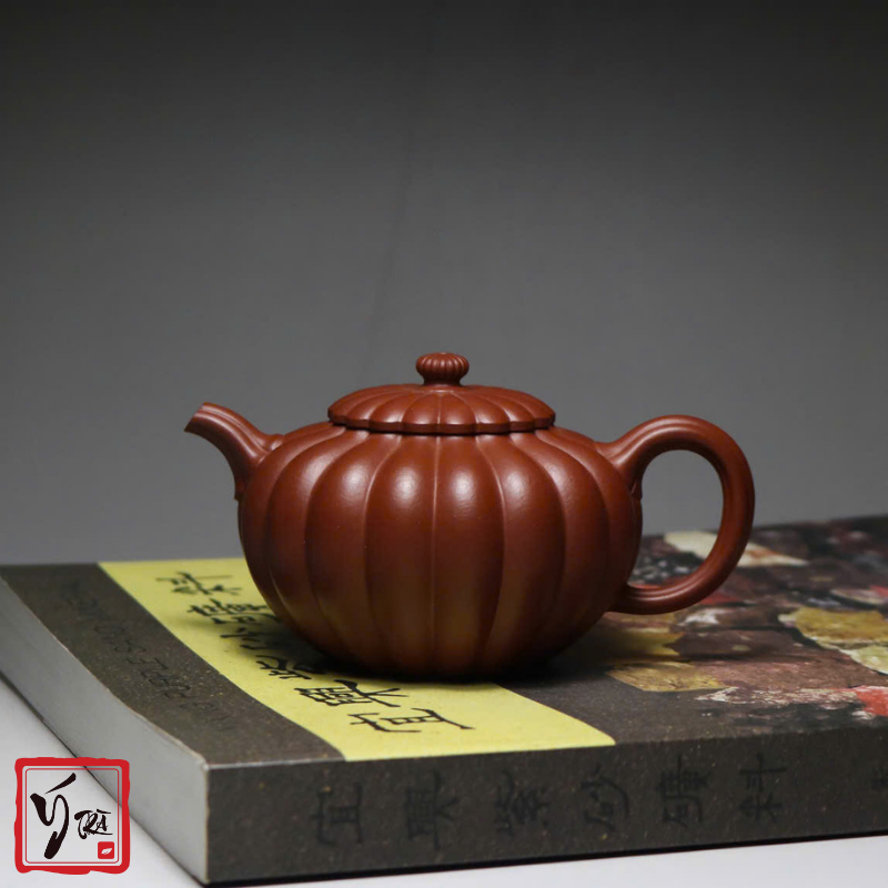 Ấm pha trà Chu Nê thủ công tại Ý Trà Quán