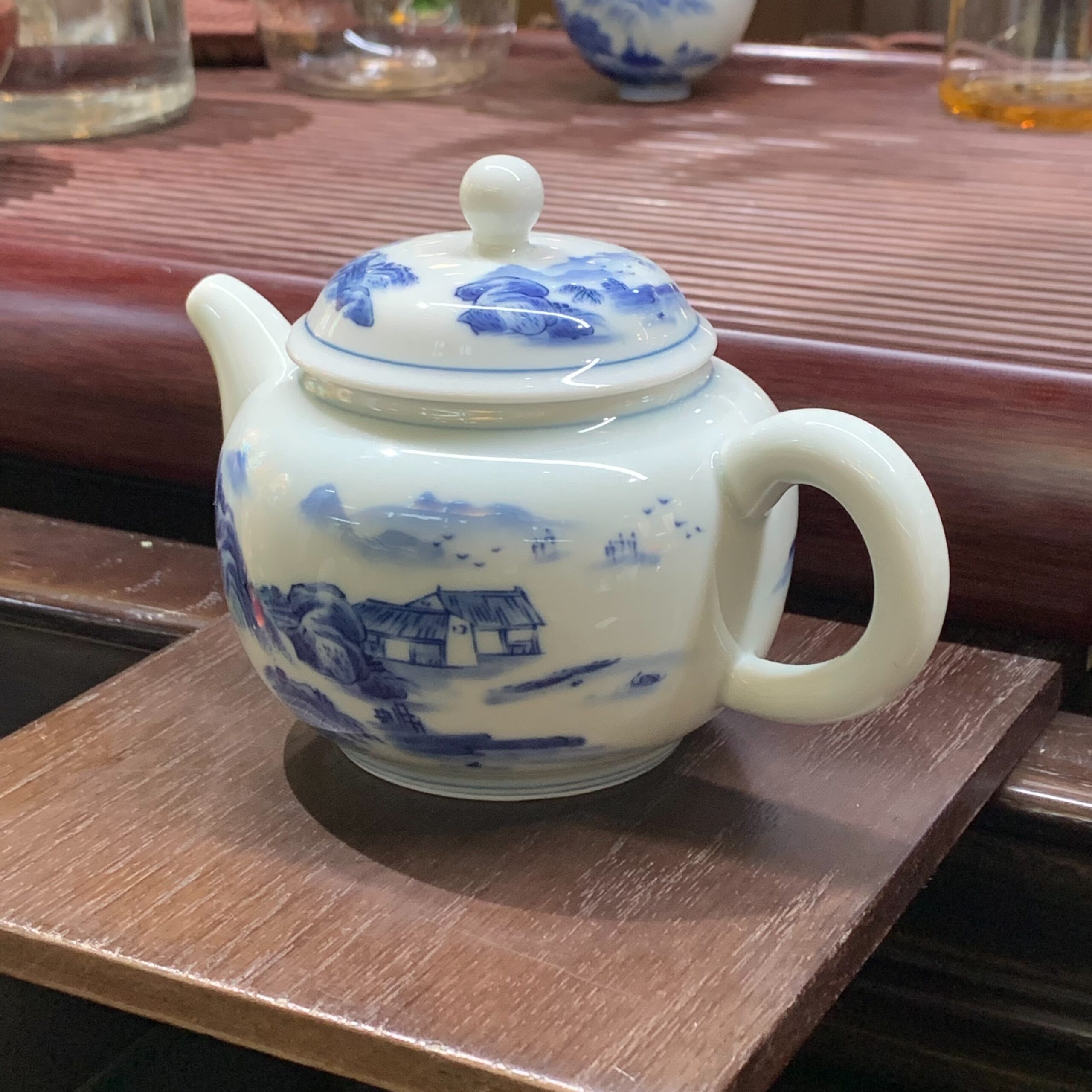 ẤM SỨ THẤU QUANG SƠN THỦY ẤM SỨ THẤU QUANG SƠN THỦY