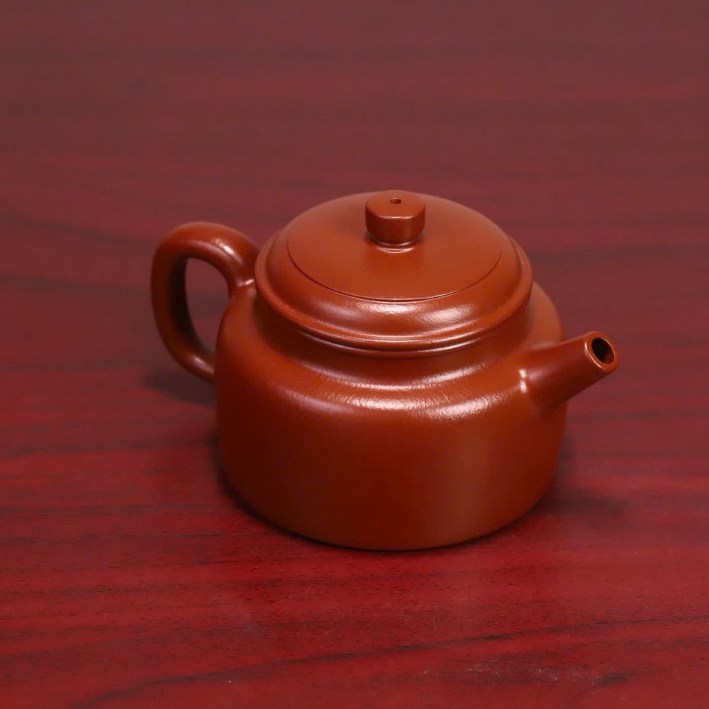 ẤM ĐỨC CHUNG CHU NÊ Vòi thẳng ngắn của ấm Đức Chung chu nê